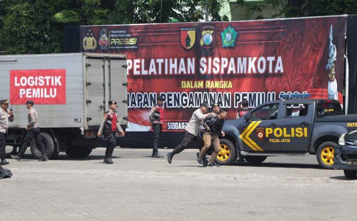 Polda Jatim Gelar Simulasi Pengamanan Pemilu 2024 di Sidoarjo Polda Jatim Gelar Simulasi Pengamanan Pemilu 2024 di Sidoarjo