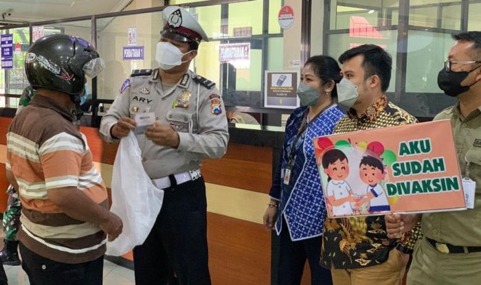 Apresiasi Para Wajib Pajak, Satlantas Polres Batu Bagi-Bagi Doorprize Apresiasi Para Wajib Pajak, Satlantas Polres Batu Bagi-Bagi Doorprize