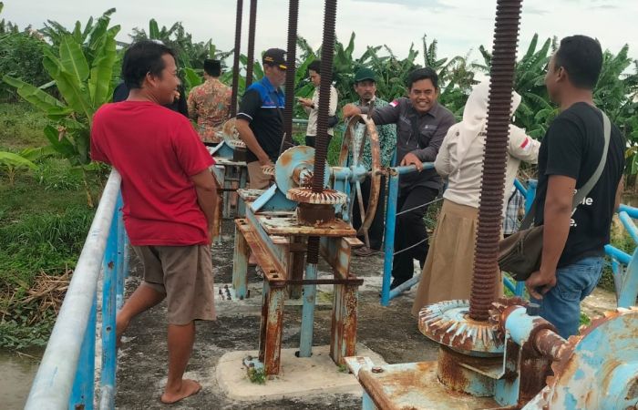 DPRD Tuban Tengah Siapkan Solusi Atasi Banjir yang Jadi Langganan di Plumpang DPRD Tuban Tengah Siapkan Solusi Atasi Banjir yang Jadi Langganan di Plumpang