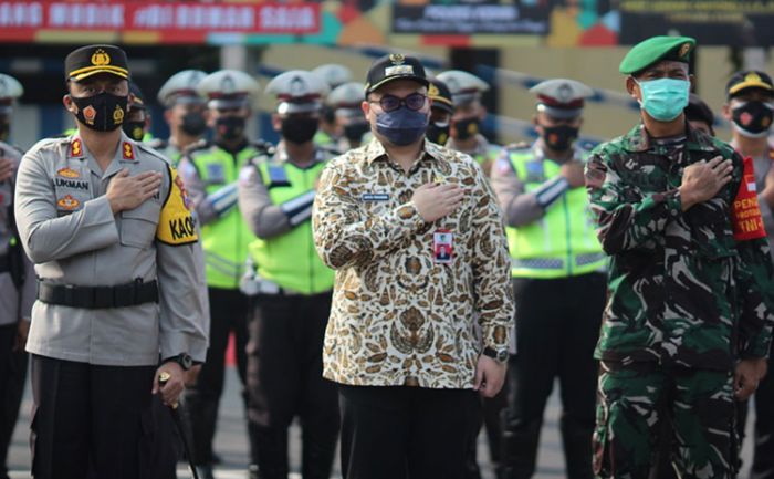 Mas Bup Dhito Jadi Inspektur Upacara Apel Pergeseran Pasukan Operasi Ketupat 2021 Mas Bup Dhito Jadi Inspektur Upacara Apel Pergeseran Pasukan Operasi Ketupat 2021