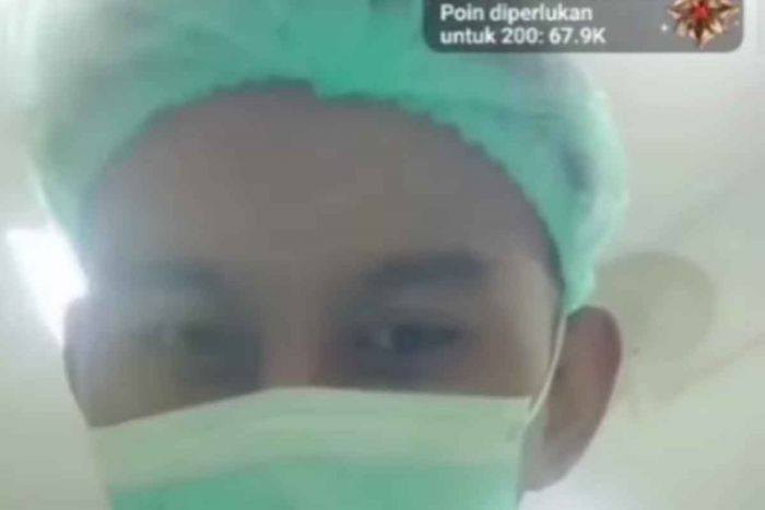 Viral! Dua Nakes di Jombang Live TikTok saat Lakukan Tindakan Operasi Persalinan Viral! Dua Nakes di Jombang Live TikTok saat Lakukan Tindakan Operasi Persalinan