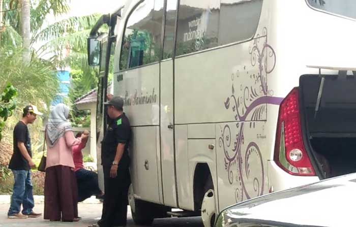 Kunker ke Mataram, Anggota Komisi A DPRD Lamongan Diduga Ajak Keluarga Kunker ke Mataram, Anggota Komisi A DPRD Lamongan Diduga Ajak Keluarga
