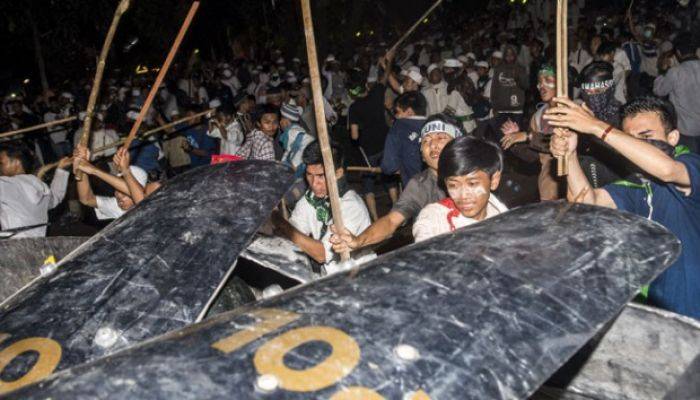 Jokowi Tuding Demo Rusuh Ditunggangi Aktor Politik, HMI Bantah Provokasi Massa Jokowi Tuding Demo Rusuh Ditunggangi Aktor Politik, HMI Bantah Provokasi Massa