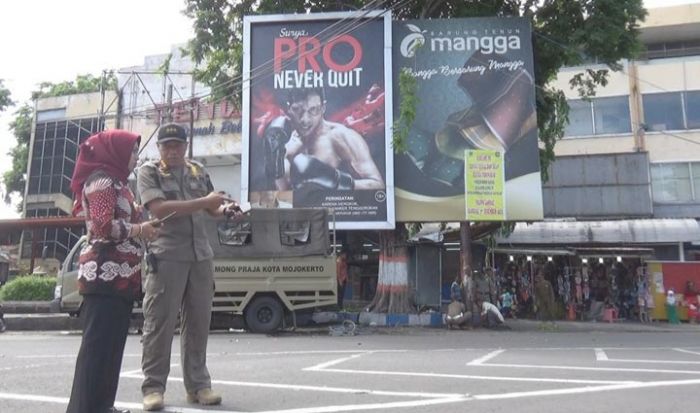 Wali Kota Mojokerto Tancap Gas di Awal Tahun 2020, Tertibkan Reklame Bodong