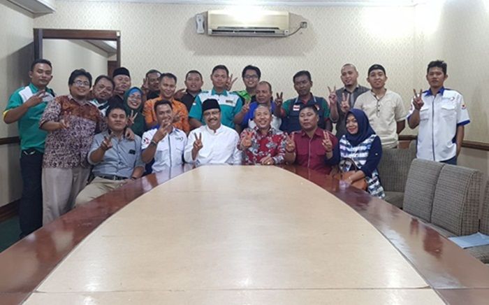 Totalitas Menangkan Gus Ipul-Puti, Para Buruh Siap Keliling Jatim Totalitas Menangkan Gus Ipul-Puti, Para Buruh Siap Keliling Jatim