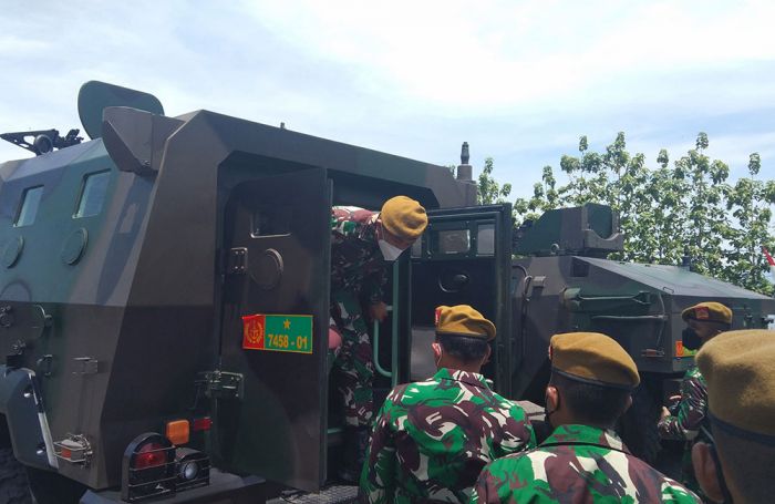 Cek Alutsista, Danpussenarm Kostrad Kunjungi Yon Armed 12 Ngawi Cek Alutsista, Danpussenarm Kostrad Kunjungi Yon Armed 12 Ngawi