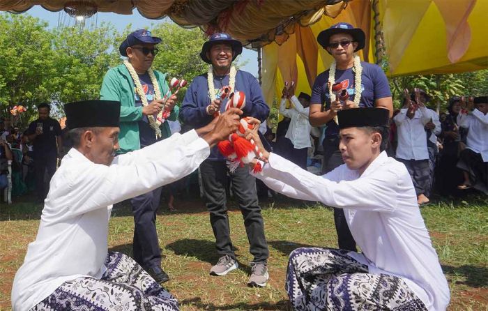 Bupati Sumenep Apresiasi Festival Pesisir di Pulau Gili Iyang Bupati Sumenep Apresiasi Festival Pesisir di Pulau Gili Iyang