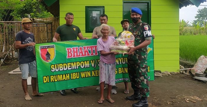  Subdenpom V/3-3 Banyuwangi Bakti Sosial Renovasi Rumah Janda Tua Tak Mampu