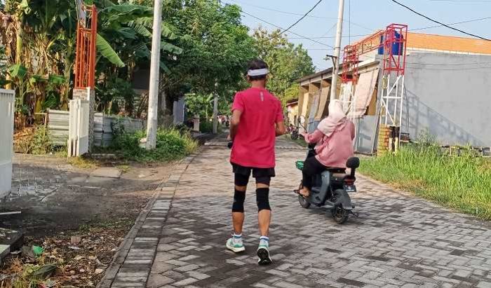 Pemdes Kembangan Gresik Gencar Pavingisasi Jalan Lingkungan Pemdes Kembangan Gresik Gencar Pavingisasi Jalan Lingkungan