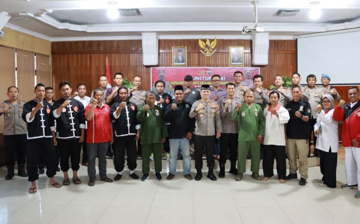 Perkuat Kamtibmas, Kapolres Mojokerto Kota Gelar Silaturahmi dengan Perguruan Silat Perkuat Kamtibmas, Kapolres Mojokerto Kota Gelar Silaturahmi dengan Perguruan Silat