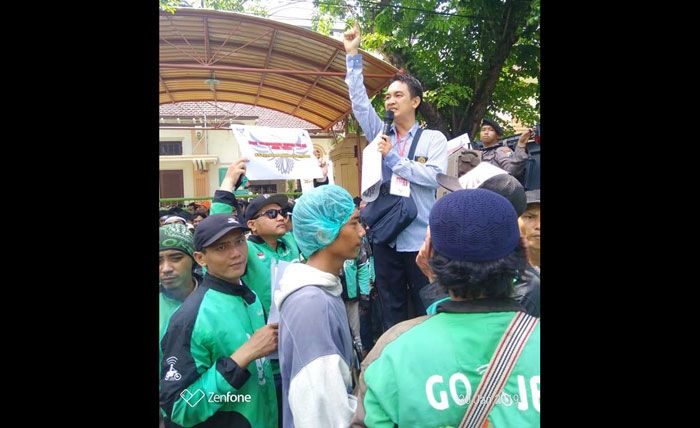 PDOI Jatim Respons Positif Driver Online Masuk Daftar Penerima Vaksinasi Tahap Kedua PDOI Jatim Respons Positif Driver Online Masuk Daftar Penerima Vaksinasi Tahap Kedua