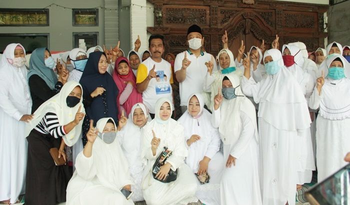 Rayakan Maulid Nabi, Paslon Qosim-Alif Gemakan Sholawat di Gresik Selatan dan Utara Rayakan Maulid Nabi, Paslon Qosim-Alif Gemakan Sholawat di Gresik Selatan dan Utara