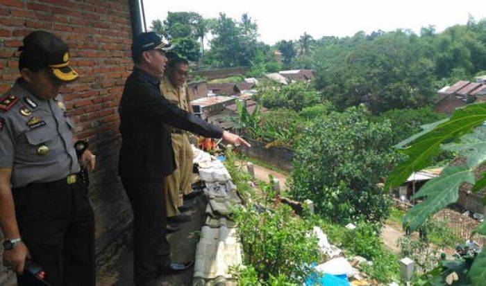 Tinjau Lokasi Longsor, Wali Kota Malang: Jangan Buang Sampah Seenaknya