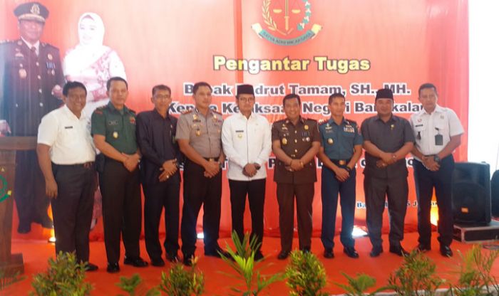 Ketua DPRD Bangkalan Apresiasi Eks Kajari Badrut Tamam Ketua DPRD Bangkalan Apresiasi Eks Kajari Badrut Tamam
