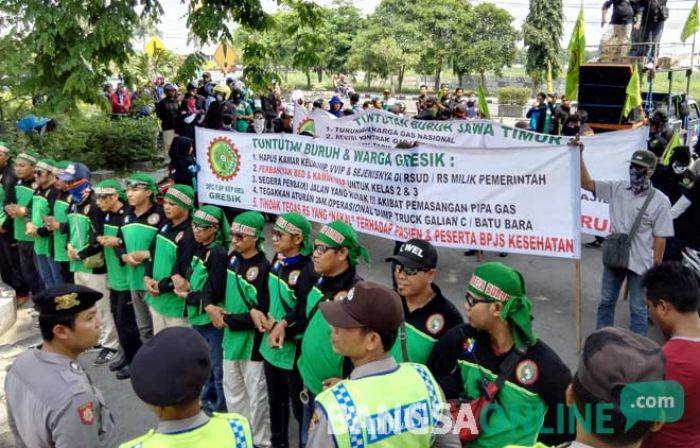 Puluhan Massa DPC FSP KEP Geruduk DPU, Protes Jalan Rusak Puluhan Massa DPC FSP KEP Geruduk DPU, Protes Jalan Rusak