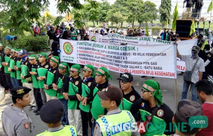 Puluhan Massa DPC FSP KEP Geruduk DPU, Protes Jalan Rusak