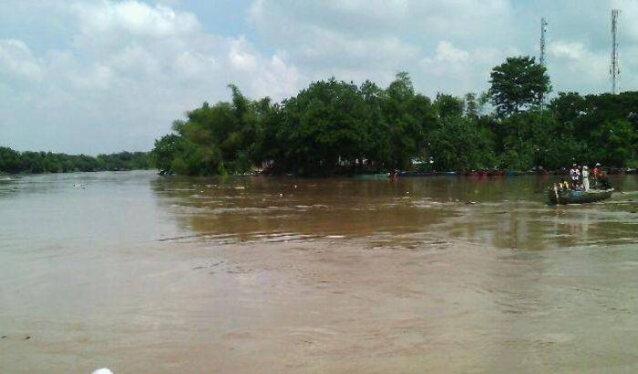 TMA Sungai Bengawan Solo terus Naik, Warga Siap-siap Kebanjiran TMA Sungai Bengawan Solo terus Naik, Warga Siap-siap Kebanjiran