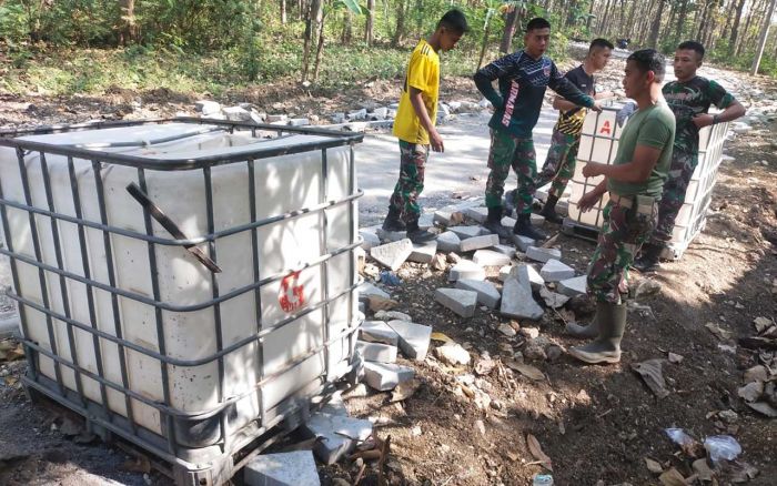 Jelang Musim Kemarau, Satgas TMMD Ngawi Persiapkan Tandon Air Bersih Jelang Musim Kemarau, Satgas TMMD Ngawi Persiapkan Tandon Air Bersih