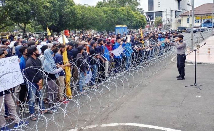 Demo Lagi, PMII Desak Pemkab Jember Beri Solusi Petani yang Sawahnya Kekeringan Dampak PT Imasco Demo Lagi, PMII Desak Pemkab Jember Beri Solusi Petani yang Sawahnya Kekeringan Dampak PT Imasco