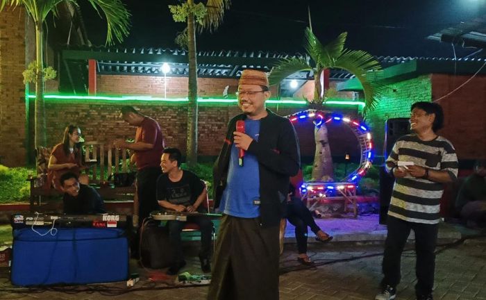 Kunjungi Pemandian Air Panas, Ketua DPRD Kabupaten Pasuruan Diminta Pengunjung Maju Bupati Kunjungi Pemandian Air Panas, Ketua DPRD Kabupaten Pasuruan Diminta Pengunjung Maju Bupati