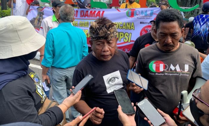 FRMJ Kecam Pelarangan Wartawan Liput Sertijab Bupati di DPRD Jombang: Langgar UU Pers FRMJ Kecam Pelarangan Wartawan Liput Sertijab Bupati di DPRD Jombang: Langgar UU Pers