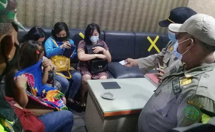 Ada yang Pura-pura Pingsan Lalu Kabur, Saat Polresta Sidoarjo dan Jajaran Razia Tempat Hiburan Malam Ada yang Pura-pura Pingsan Lalu Kabur, Saat Polresta Sidoarjo dan Jajaran Razia Tempat Hiburan Malam
