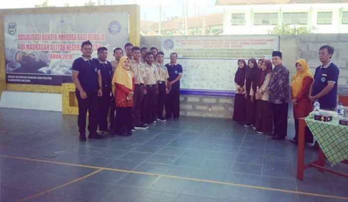 Tim Satlak P4GN Pacitan Gelar Sosialisasi Dampak Narkoba di MAN Tim Satlak P4GN Pacitan Gelar Sosialisasi Dampak Narkoba di MAN