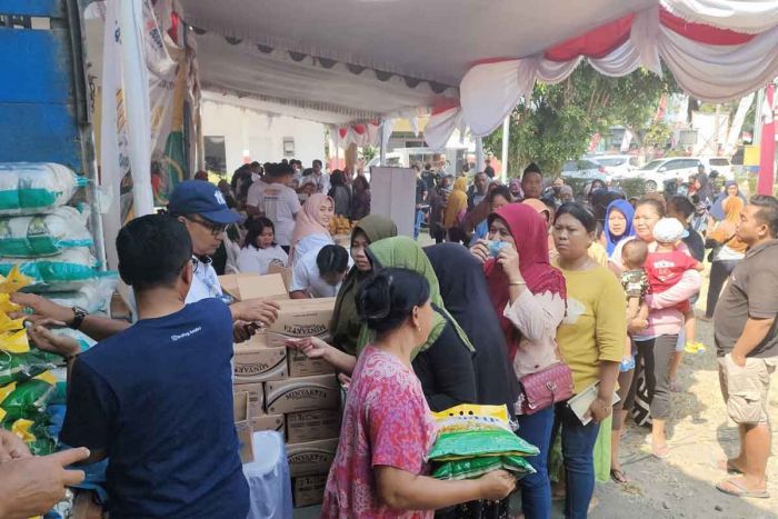 Pastikan Stok Beras Aman, Kepala Bulog Cabang Kediri Lakukan Sidak di Pasar Setonobetek Pastikan Stok Beras Aman, Kepala Bulog Cabang Kediri Lakukan Sidak di Pasar Setonobetek