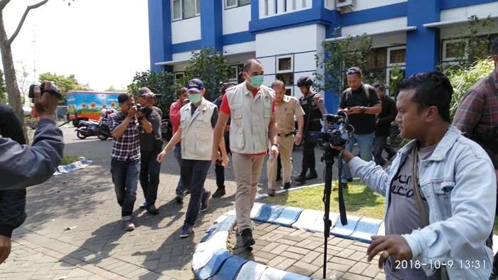 KPK Geledah Kantor Cipta Karya Malang, Mobil Dinas Parkir pun Turun Digeledah