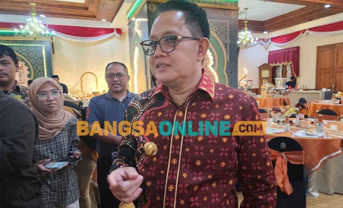KPK Tetapkan Gus Muhdlor Jadi Tersangka, Pj Gubernur Jatim Hormati Proses Hukum KPK Tetapkan Gus Muhdlor Jadi Tersangka, Pj Gubernur Jatim Hormati Proses Hukum