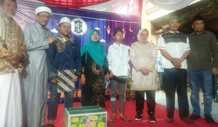 Ingin Anak-anak Eks Lokalisasi Dolly Sukses, Risma Prioritaskan Mereka Terima Beasiswa Ingin Anak-anak Eks Lokalisasi Dolly Sukses, Risma Prioritaskan Mereka Terima Beasiswa