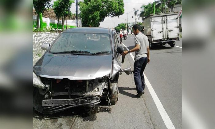 Tenda Buruh PT. SBL yang Demo Mogok Kerja di Pasuruan Ditabrak Innova, 4 Orang Tewas