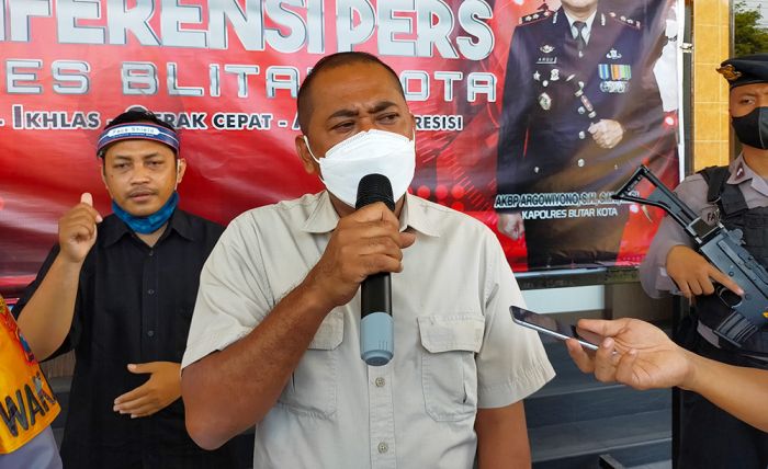Pengadaan Sepatu Gratis untuk Pelajar SMP di Kota Blitar Diduga Gunakan Merek Palsu Pengadaan Sepatu Gratis untuk Pelajar SMP di Kota Blitar Diduga Gunakan Merek Palsu