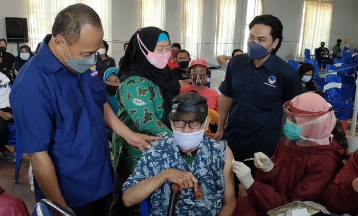 NasDem Tuntaskan Vaksinasi Dosis Kedua di Kabupaten Kediri NasDem Tuntaskan Vaksinasi Dosis Kedua di Kabupaten Kediri