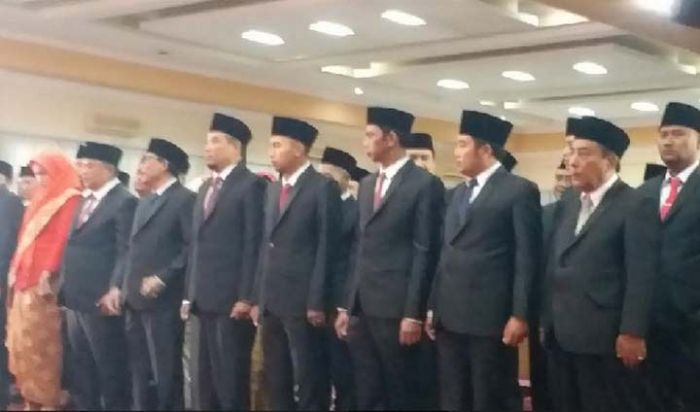 50 Anggota DPRD Dilantik, Bupati Bangkalan Berharap Sinergi Berjalan dengan Baik 50 Anggota DPRD Dilantik, Bupati Bangkalan Berharap Sinergi Berjalan dengan Baik