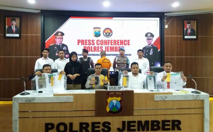 Polres Jember Tangkap Penyebar Hoax Penculikan Anak Polres Jember Tangkap Penyebar Hoax Penculikan Anak