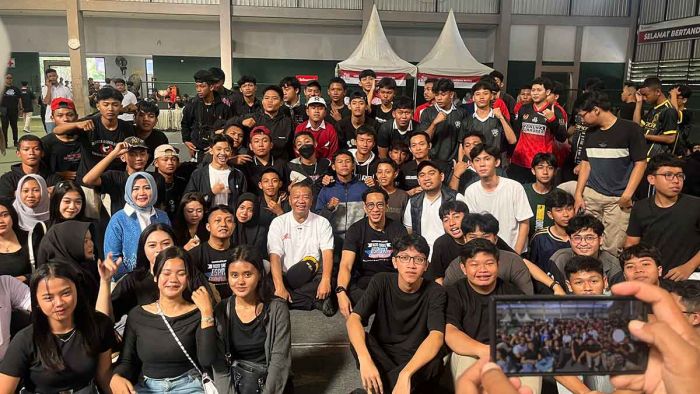 Diikuti 32 Tim, Ribuan Pelajar Semarakkan Turnamen E-Sport MLBB Piala Rizki Sadig di GOR Rejoagung Diikuti 32 Tim, Ribuan Pelajar Semarakkan Turnamen E-Sport MLBB Piala Rizki Sadig di GOR Rejoagung