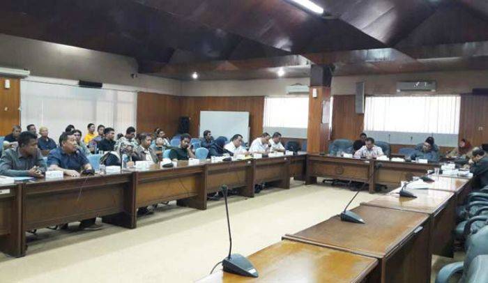 Sehari, Dua Kelompok Pedagang Wadul Nasib ke Dewan Sidoarjo Sehari, Dua Kelompok Pedagang Wadul Nasib ke Dewan Sidoarjo