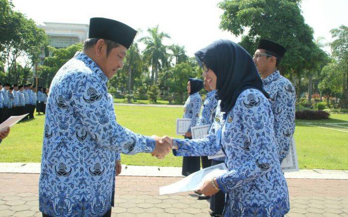 Naik Pangkat, 376 PNS Pemkab Sidoarjo Diminta Genjot Pelayanan Masyarakat Naik Pangkat, 376 PNS Pemkab Sidoarjo Diminta Genjot Pelayanan Masyarakat