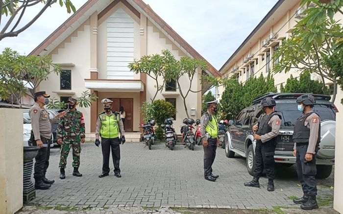 Petugas Gabungan Sisir Gereja di Sidoarjo Jelang Jumat Agung