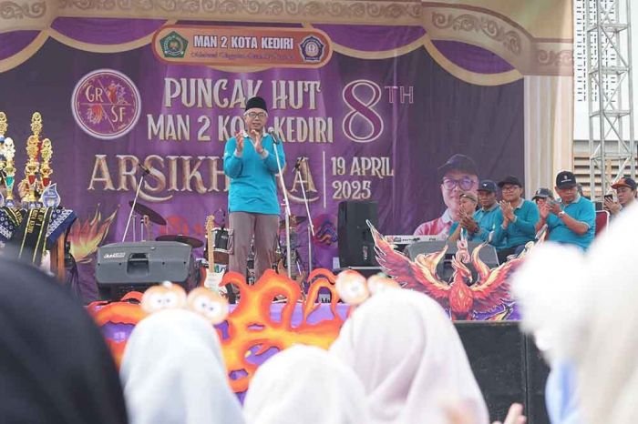 Hadiri Puncak HUT ke-8 MAN 2 Kota Kediri, Gus Qowim: Kenangan yang Sangat Berkesan Hadiri Puncak HUT ke-8 MAN 2 Kota Kediri, Gus Qowim: Kenangan yang Sangat Berkesan