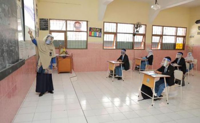 Belajar Tatap Muka Mulai Diujicobakan, Tapi Khusus di Kecamatan Watulimo Belajar Tatap Muka Mulai Diujicobakan, Tapi Khusus di Kecamatan Watulimo