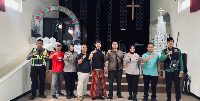 Sat Binmas Polres Pasuruan Sambangi Gereja Jelang Natal 2025