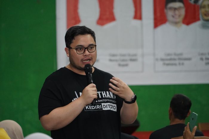 Cabup Dhito Berkomitmen Tuntaskan Persoalan Guru Honorer di Kediri Cabup Dhito Berkomitmen Tuntaskan Persoalan Guru Honorer di Kediri