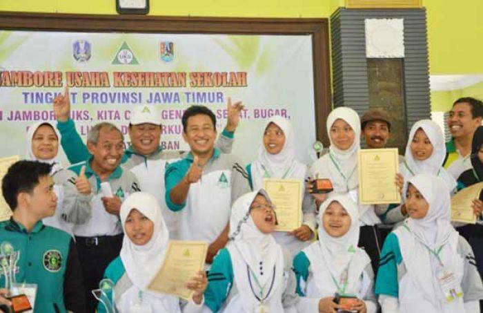 Jadi Kado Manis Hari Jadi ke-722, UKS Dinkes Tuban Raih Juara Jambore Tingkat Jatim Jadi Kado Manis Hari Jadi ke-722, UKS Dinkes Tuban Raih Juara Jambore Tingkat Jatim