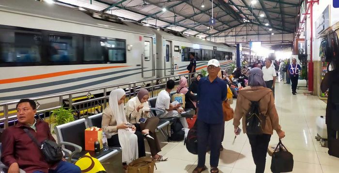 KAI Daop 8 Surabaya Layani 837 Ribu Penumpang, Naik 10,5 Persen pada Nataru 2025/2026