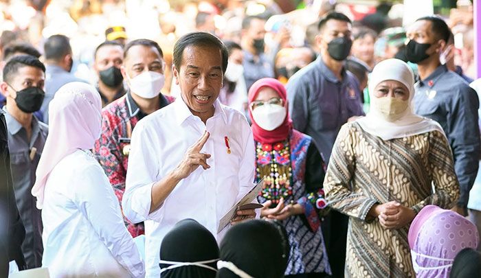 Lengkapi Bantuan Presiden Jokowi, Gubernur Khofifah Beri Modal untuk Pelaku Usaha Ultra Mikro Lengkapi Bantuan Presiden Jokowi, Gubernur Khofifah Beri Modal untuk Pelaku Usaha Ultra Mikro