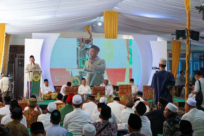 Bupati Gresik dan Wabup Hadiri Haul ke-124 KH Muhammad Sholeh Tsani Bupati Gresik dan Wabup Hadiri Haul ke-124 KH Muhammad Sholeh Tsani
