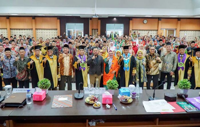 Wabup Gresik Raih Gelar Doktor dari Unesa Wabup Gresik Raih Gelar Doktor dari Unesa