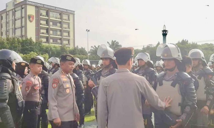 Amankan Pelantikan Kepala Daerah Terpilih, Ditsamapta Polda Jatim Terjunkan 706 Personel Amankan Pelantikan Kepala Daerah Terpilih, Ditsamapta Polda Jatim Terjunkan 706 Personel
